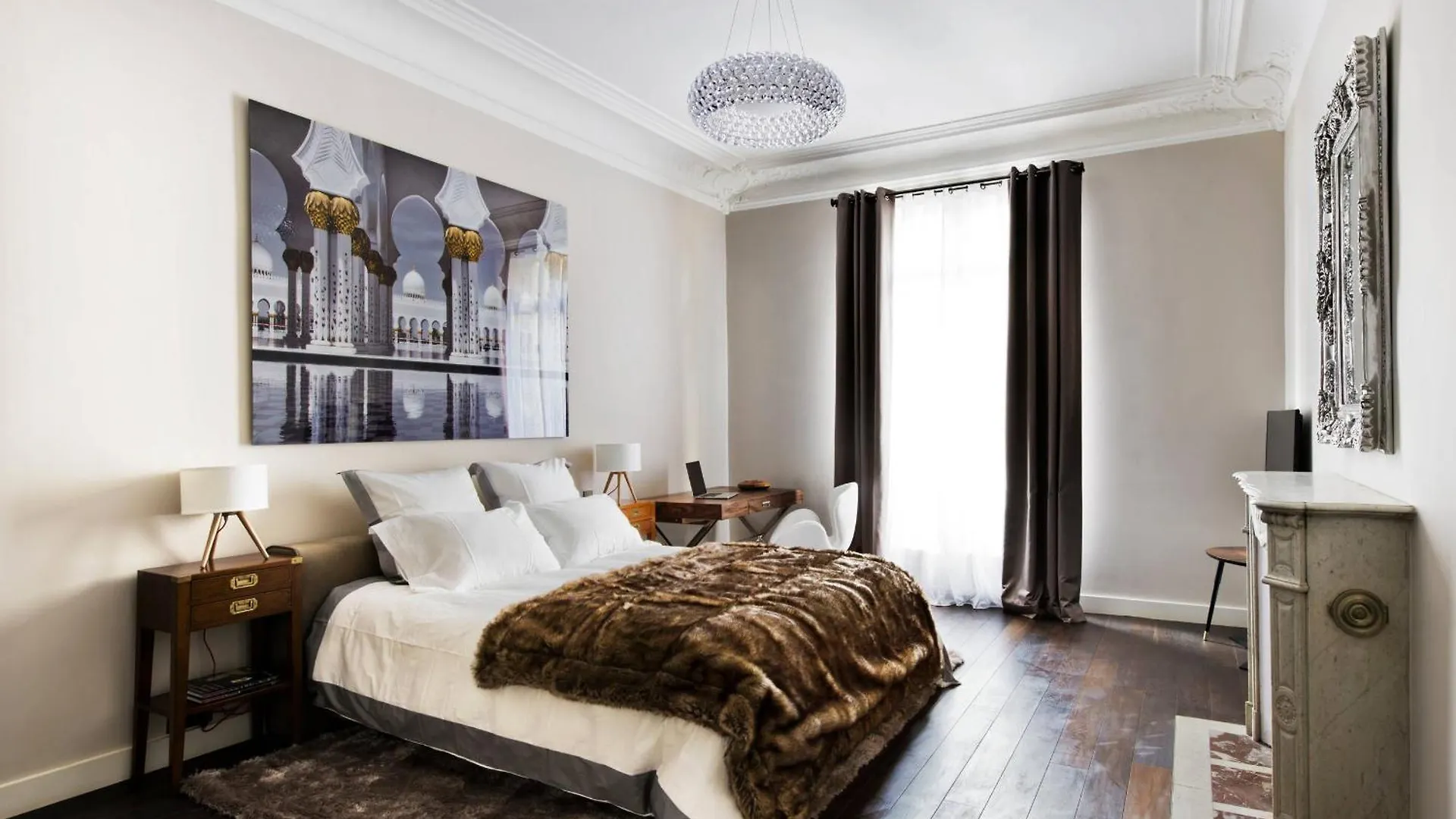 Apartment Arc De Triomphe/ Champs-elysees *